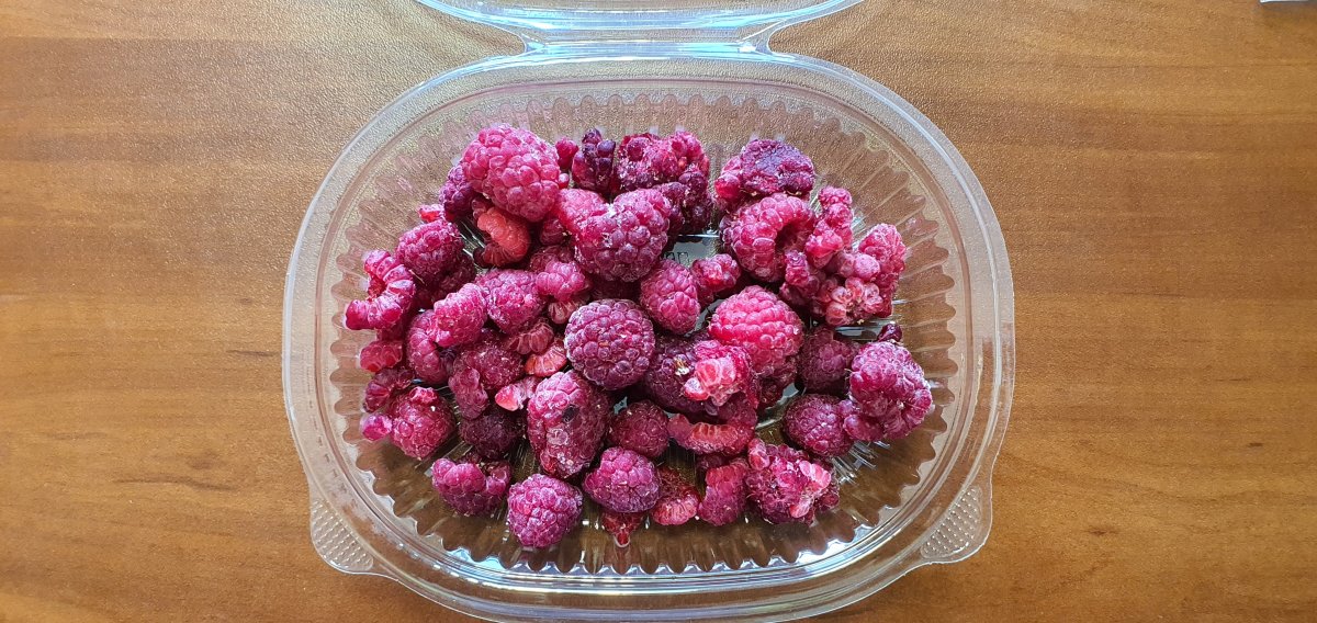 Малина экстра 4*2,5 замороженная Китай